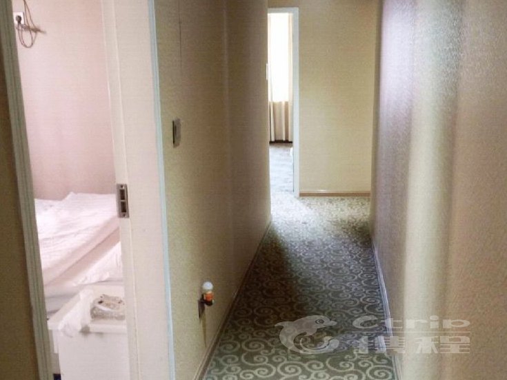 hotelPic