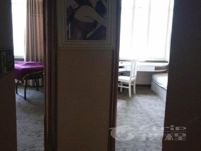 hotelPic
