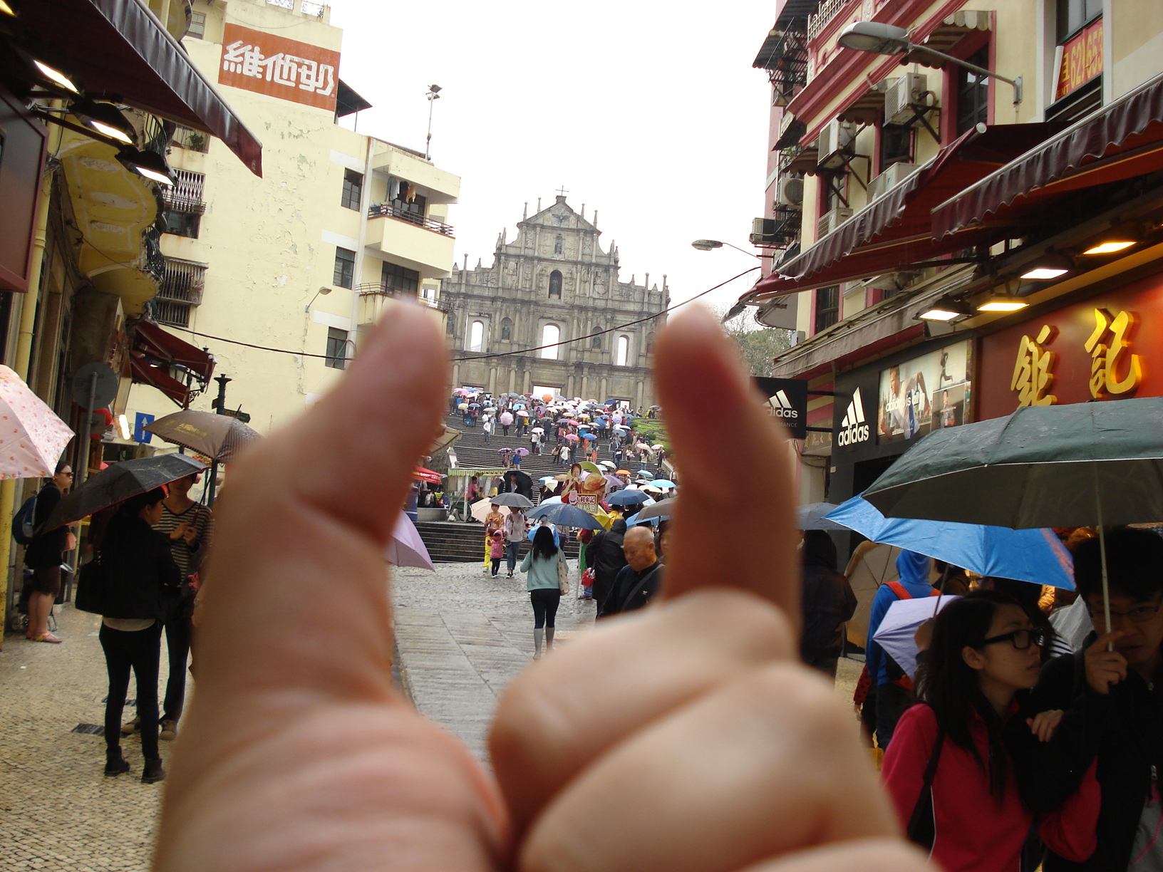 想去香港澳门玩几天,就吃些小吃,换多钱够用,香