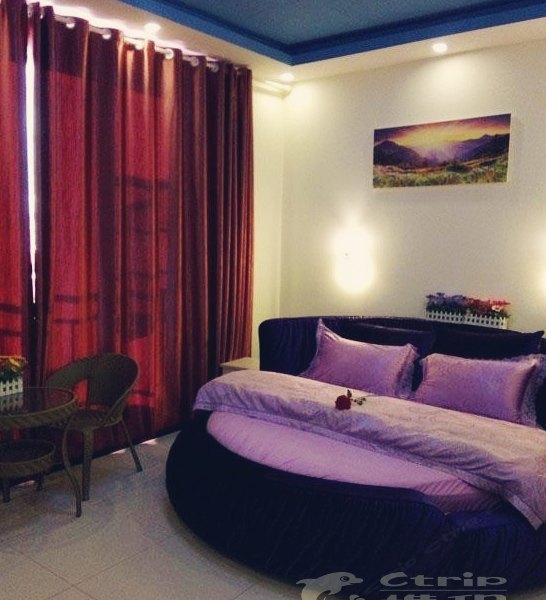 hotelPic