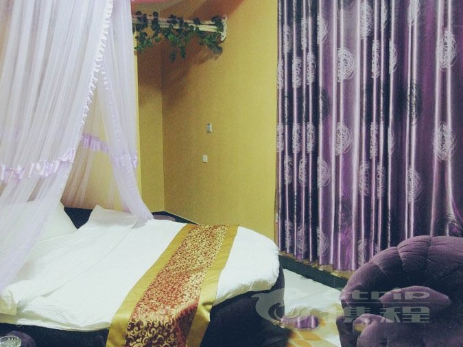 hotelPic