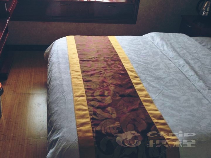 hotelPic
