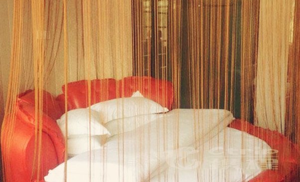 hotelPic