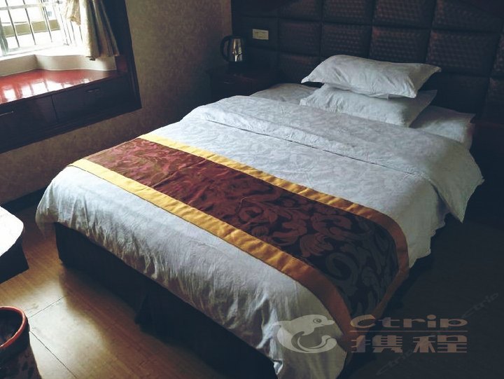 hotelPic