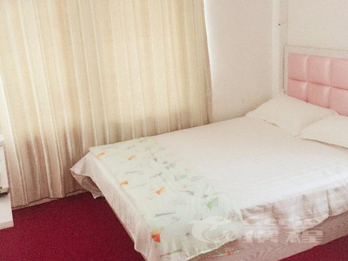 hotelPic