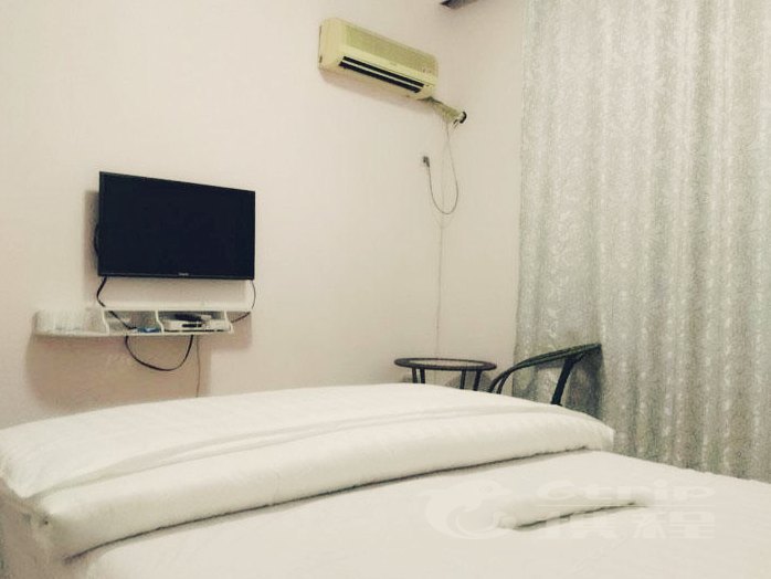 hotelPic