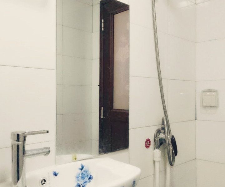 hotelPic