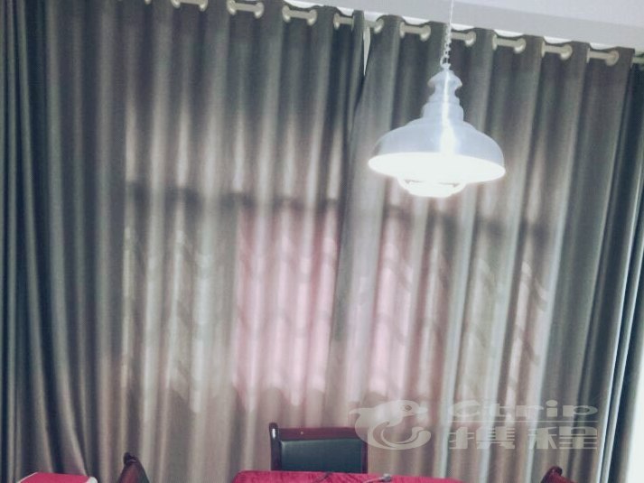 hotelPic
