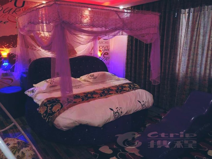 hotelPic