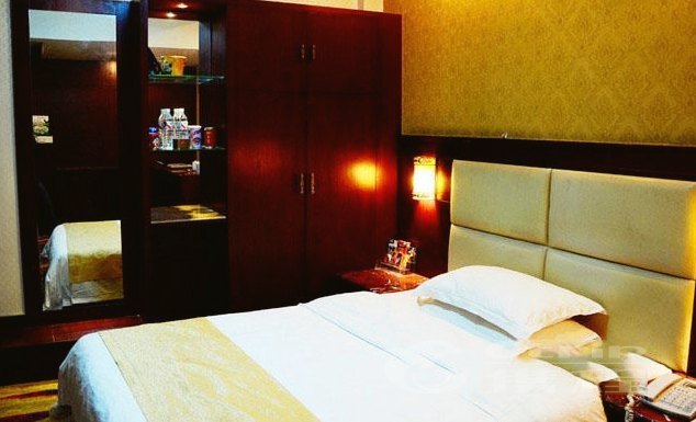 hotelPic
