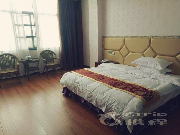 hotelPic