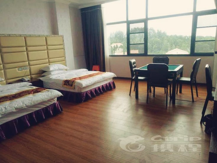 hotelPic