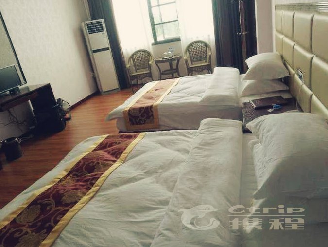 hotelPic