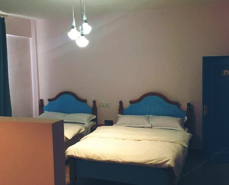 hotelPic