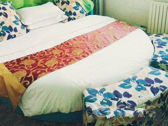 hotelPic