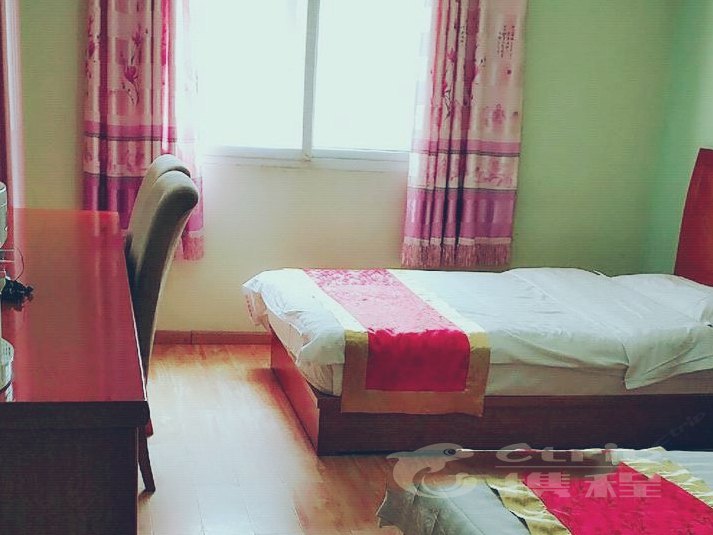 hotelPic