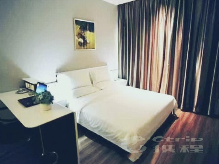 hotelPic