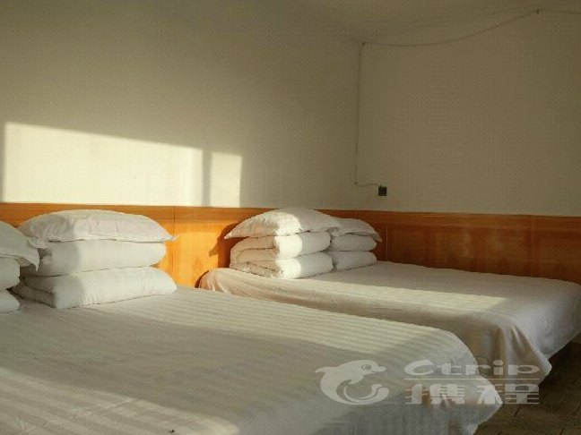 hotelPic