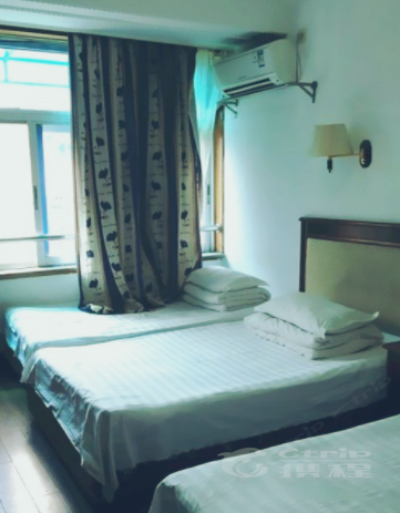hotelPic