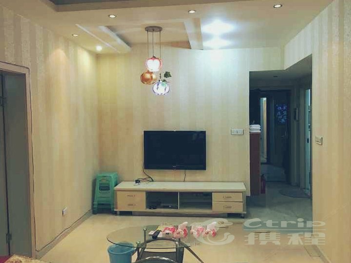 hotelPic