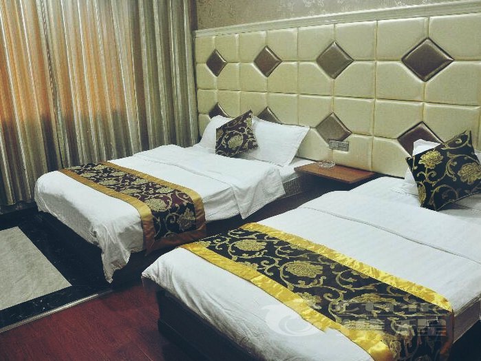 hotelPic