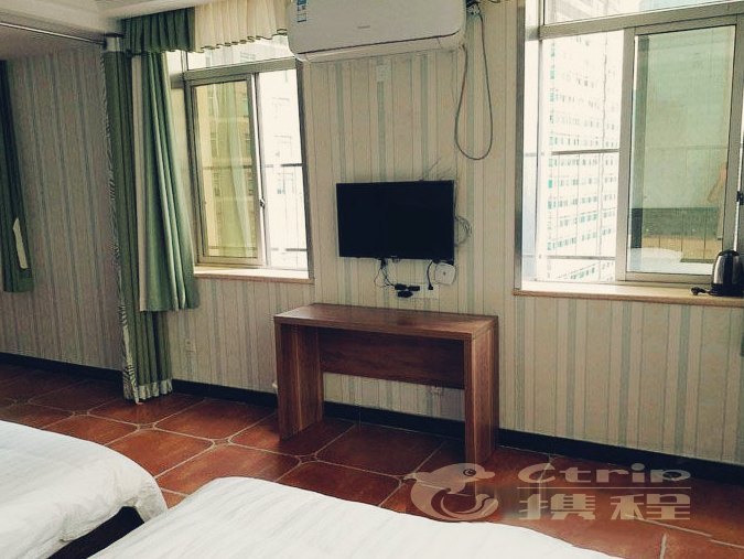 hotelPic