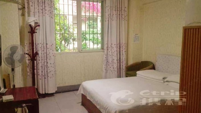 hotelPic