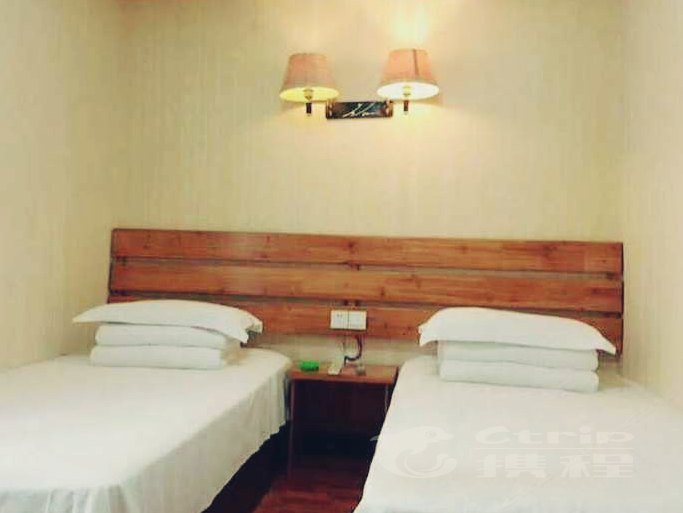 hotelPic