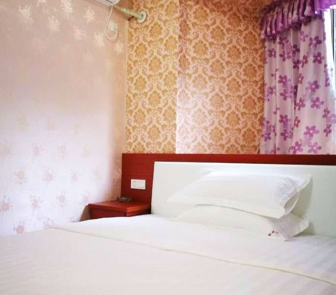 hotelPic