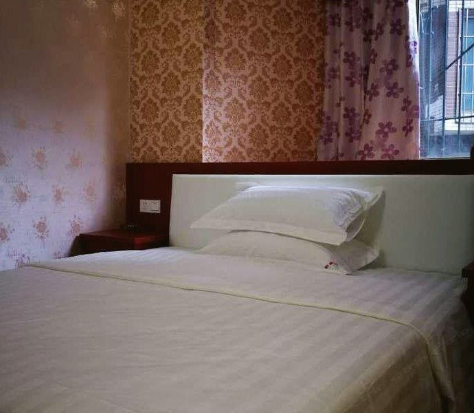 hotelPic