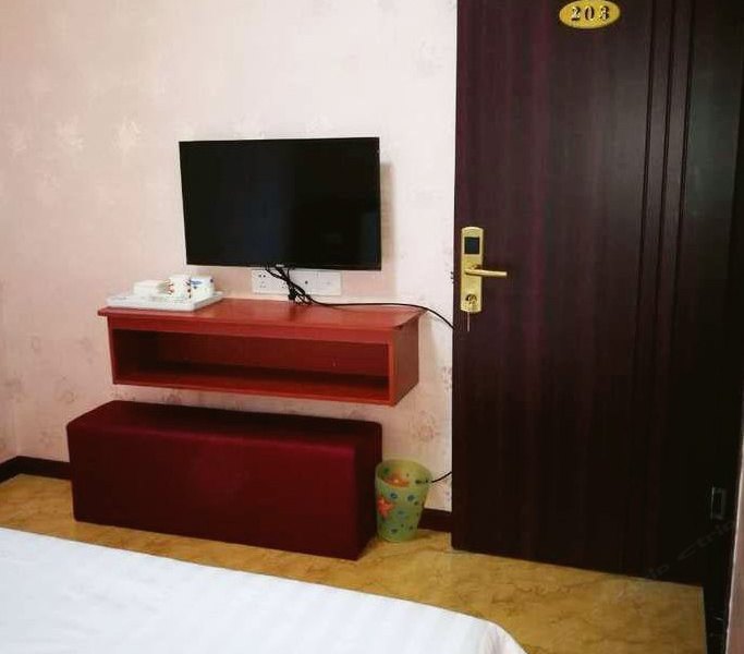 hotelPic