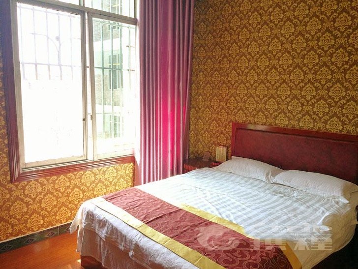 hotelPic