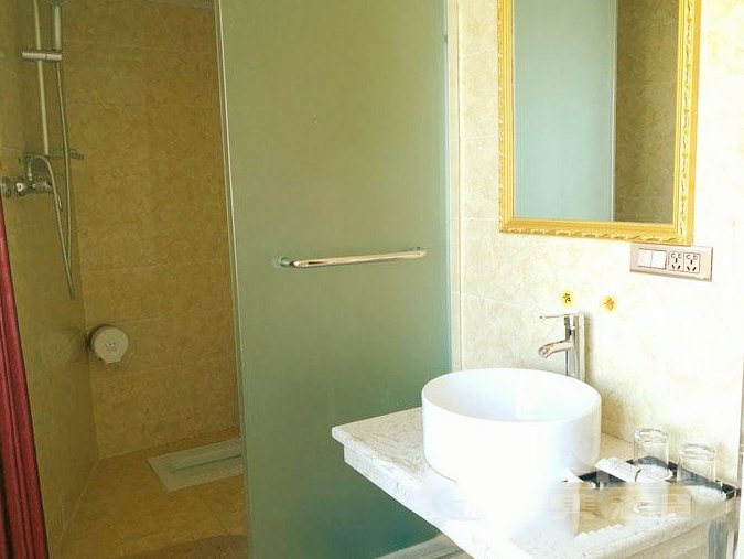 hotelPic