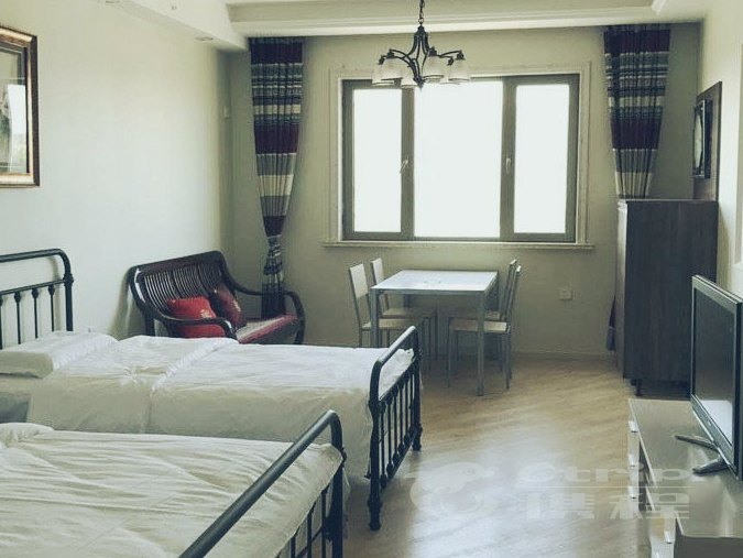 hotelPic