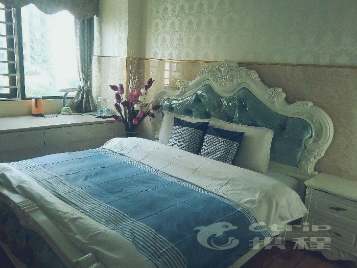 hotelPic