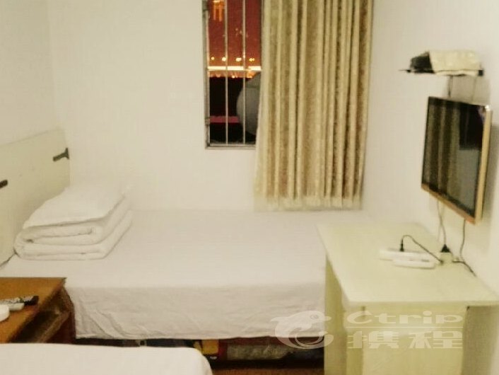 hotelPic