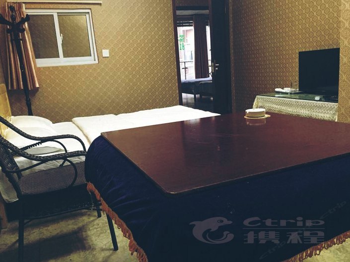 hotelPic