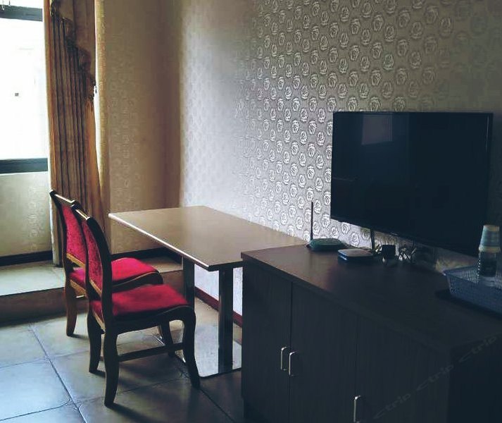 hotelPic