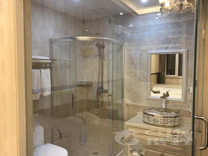 hotelPic