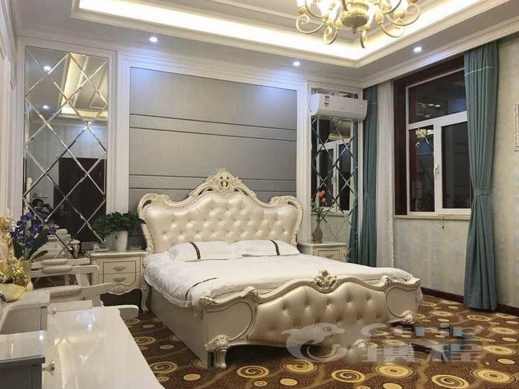 hotelPic