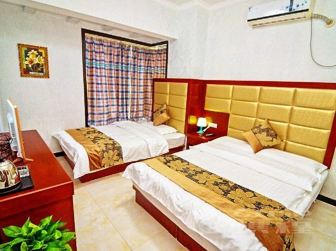 hotelPic