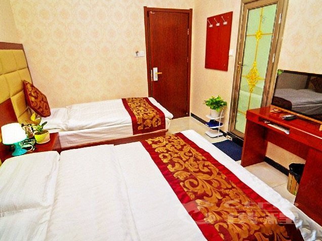 hotelPic