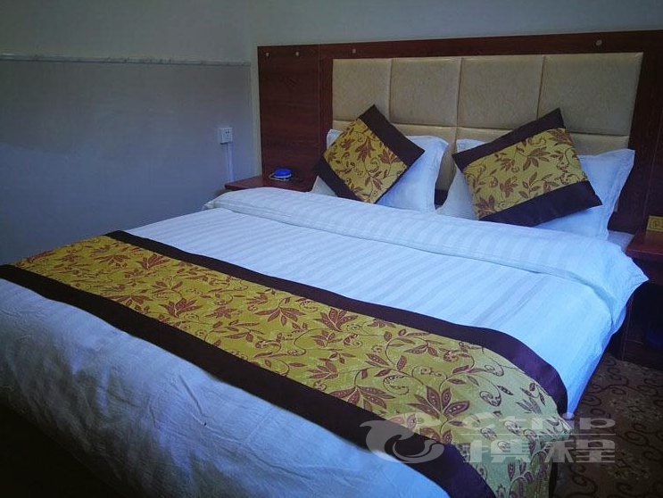 hotelPic