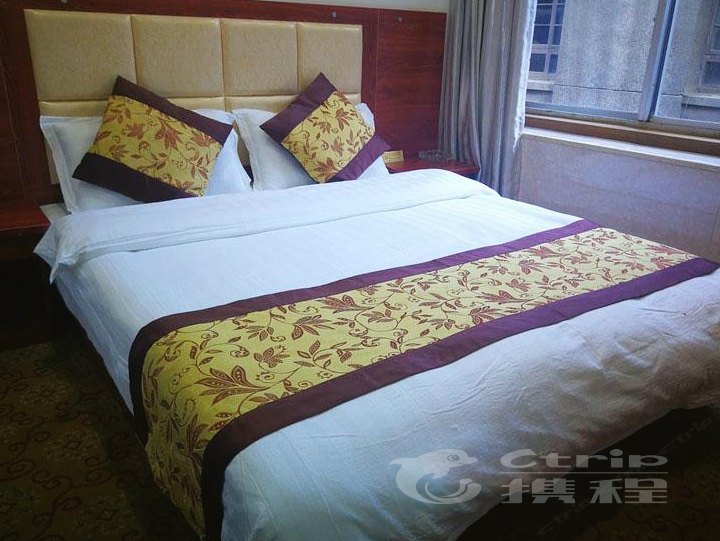 hotelPic
