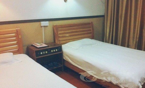 hotelPic