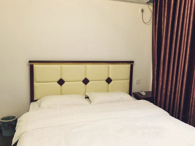 hotelPic