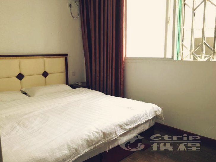 hotelPic