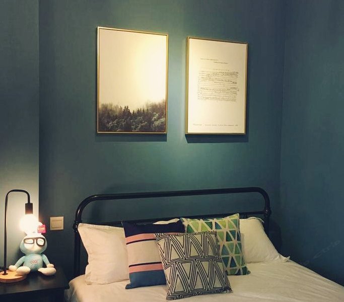 hotelPic