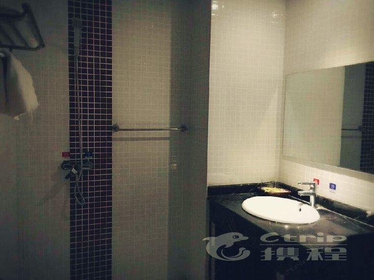 hotelPic