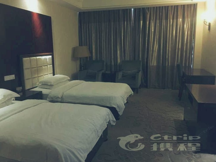 hotelPic